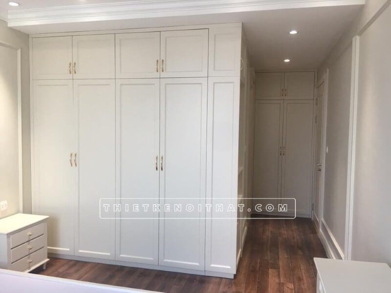 Thi công lắp đặt tủ quần áo gỗ tự nhiên cho phòng ngủ chung cư Dcapital Trần Duy Hưng Cầu Giấy Hà Nội